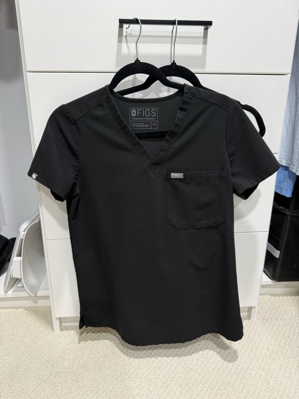 FIGS Women’s Black V-Neck Scrub Top